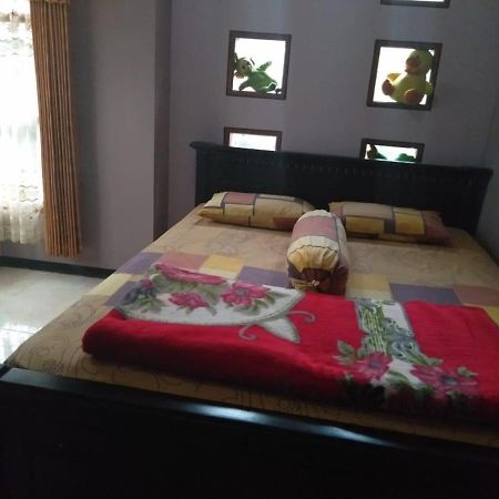Villa Trijaya Batu  Extérieur photo