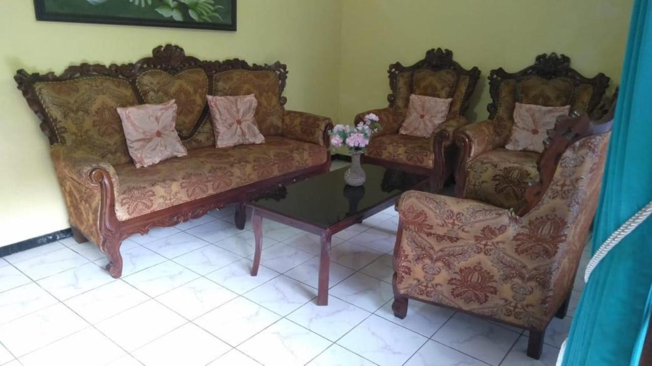 Villa Trijaya Batu  Extérieur photo