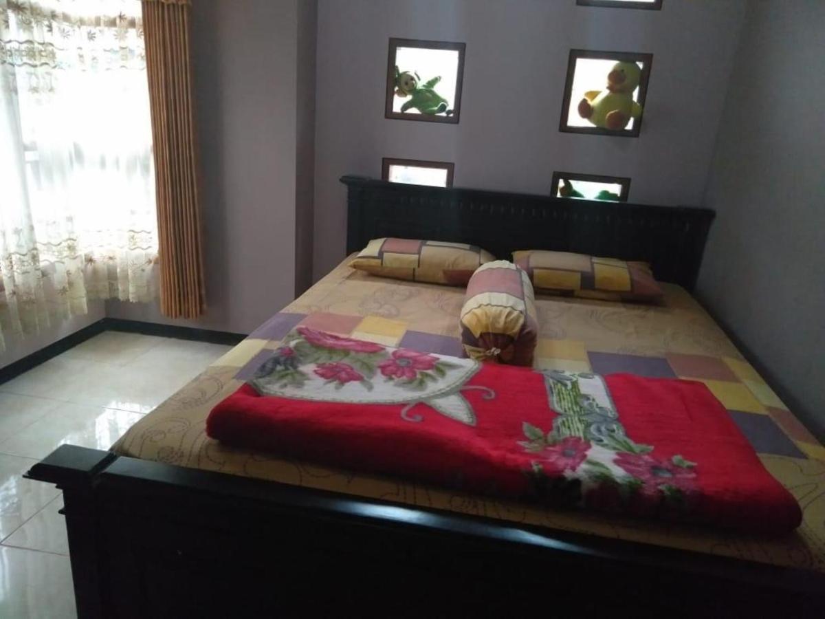 Villa Trijaya Batu  Extérieur photo