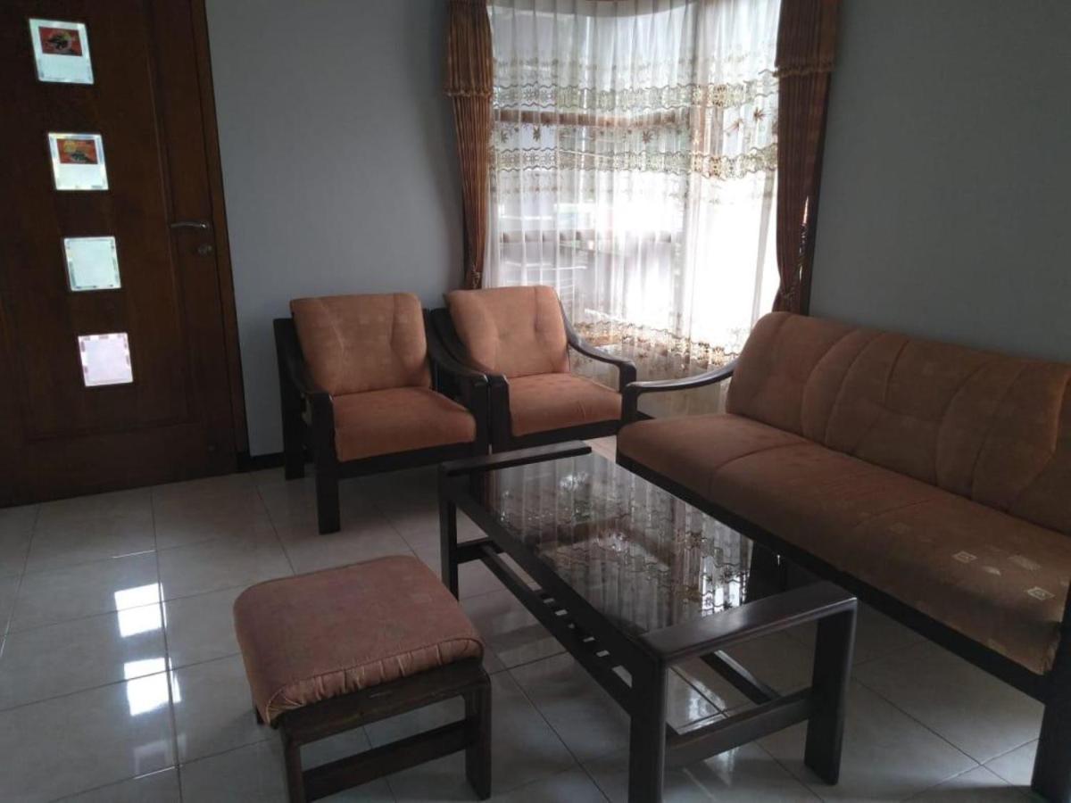 Villa Trijaya Batu  Extérieur photo