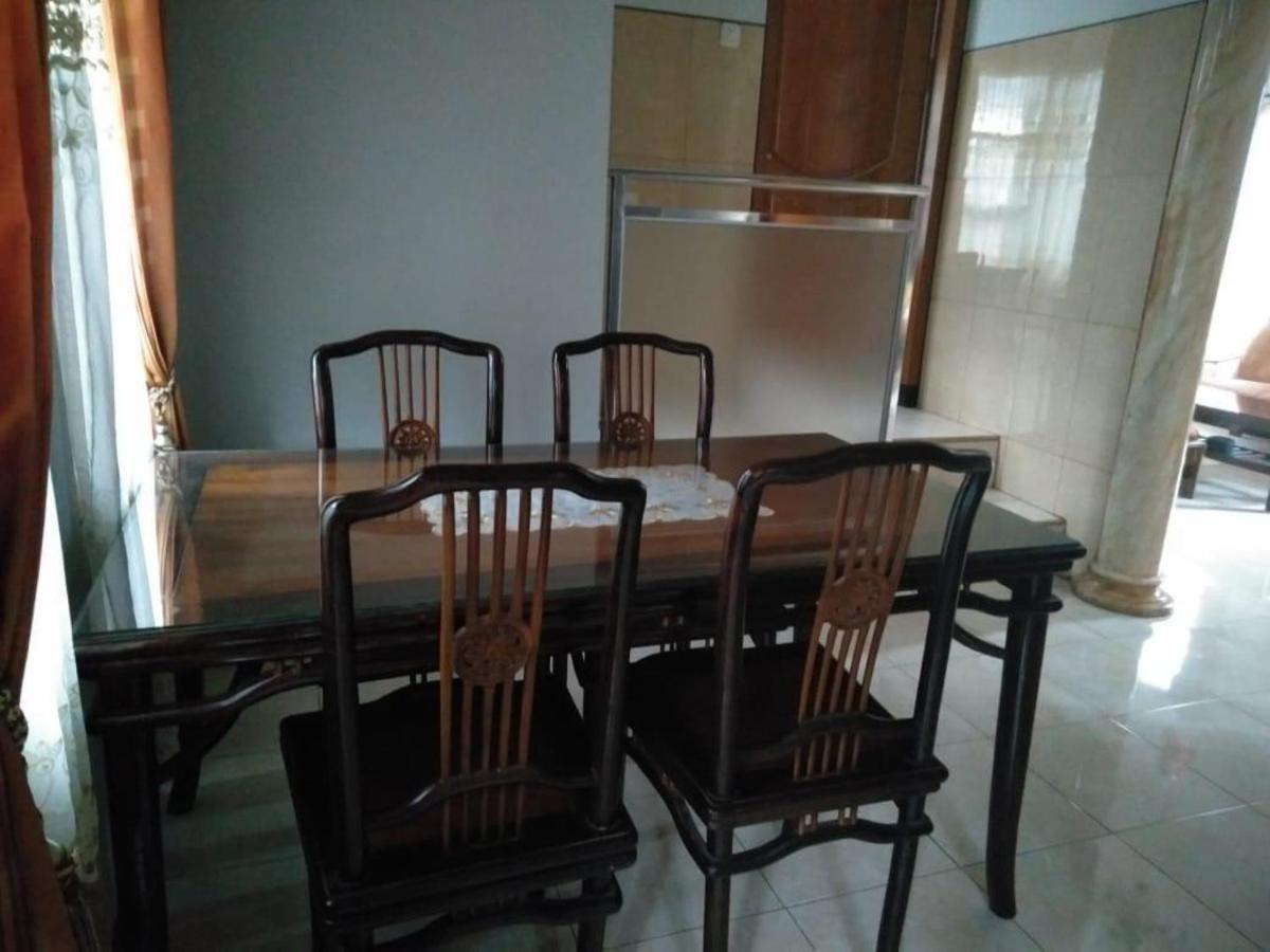 Villa Trijaya Batu  Extérieur photo